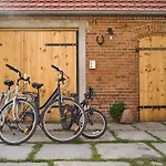 Haus Hohenholz Landhaus, Sauna, Kaminofen, Parkaehnlicher Garten Semesterbostad *
