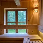 Semesterbostad Haus Hohenholz Landhaus, Sauna, Kaminofen, Parkaehnlicher Garten Krackow