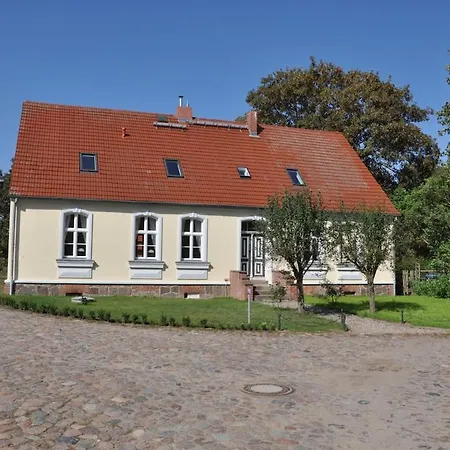 Haus Hohenholz Landhaus, Sauna, Kaminofen, Parkaehnlicher Garten * Krackow