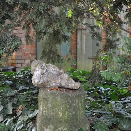 Haus Hohenholz Landhaus, Sauna, Kaminofen, Parkaehnlicher Garten Prázdninový dům Krackow