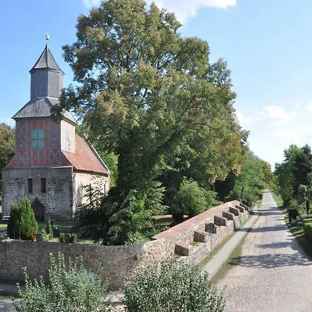 Haus Hohenholz Landhaus, Sauna, Kaminofen, Parkaehnlicher Garten Krackow