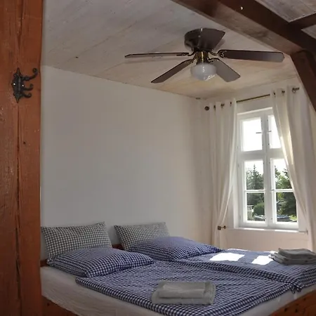 Haus Hohenholz Landhaus, Sauna, Kaminofen, Parkaehnlicher Garten