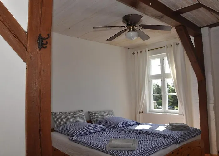 Haus Hohenholz Landhaus, Sauna, Kaminofen, Parkaehnlicher Garten