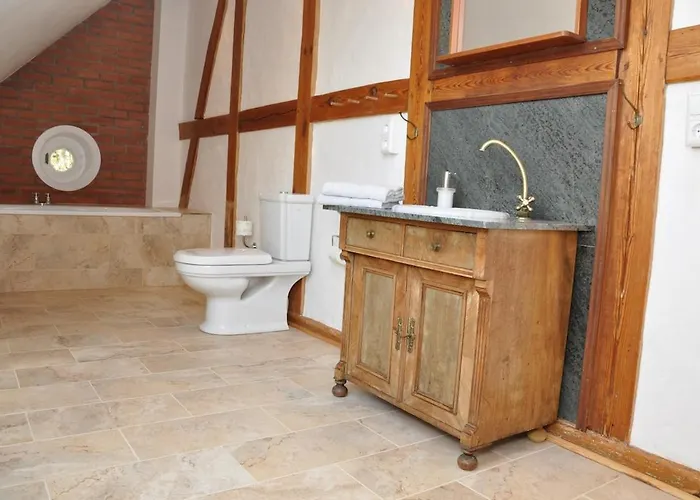 Haus Hohenholz Landhaus, Sauna, Kaminofen, Parkaehnlicher Garten Krackow